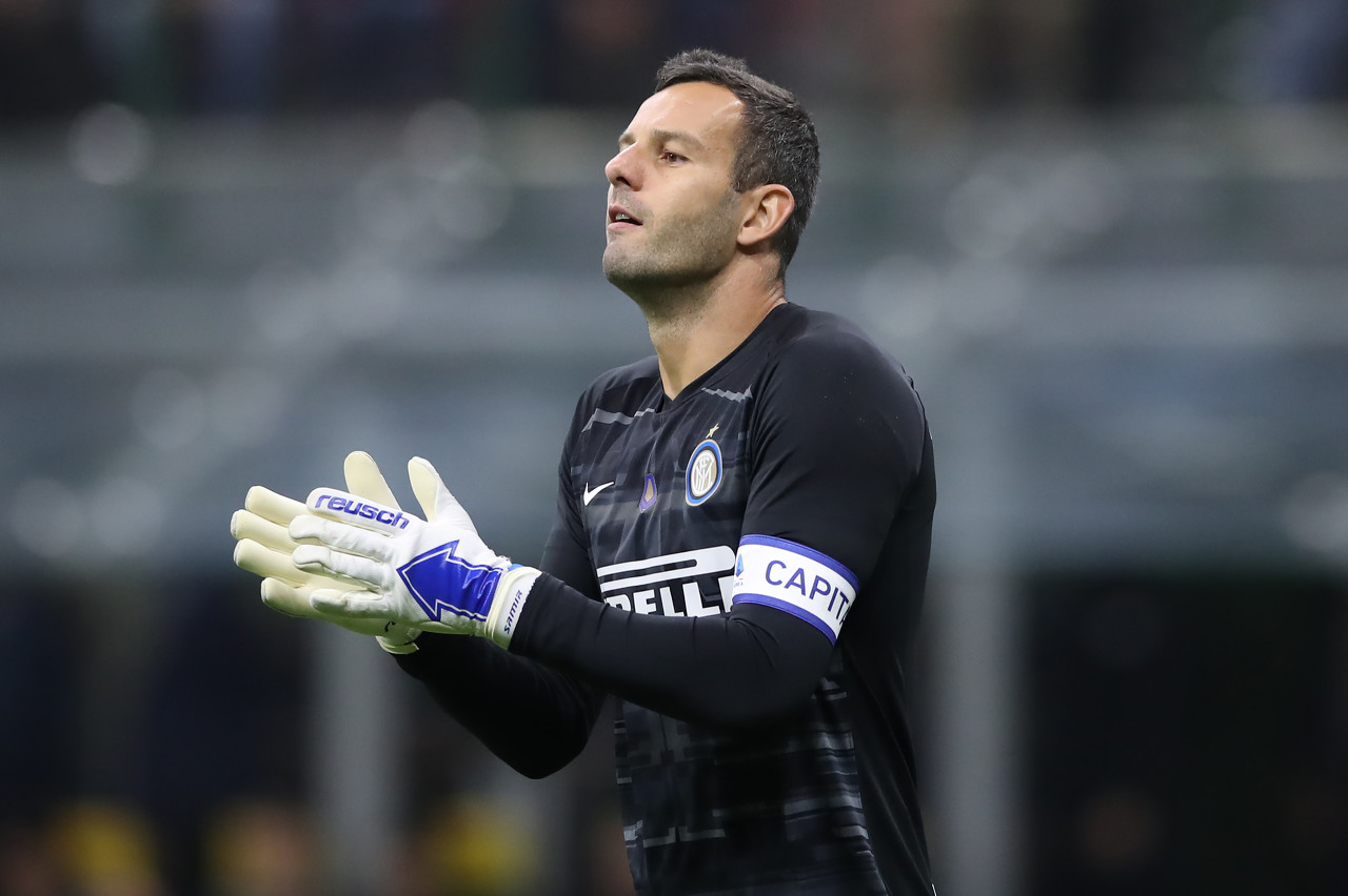 当选全场最佳：姆博莫本轮非洲杯数据一览（姆博莫当选全场最佳：本轮非洲杯数据盘点）