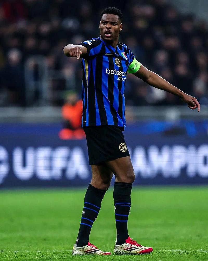 孔帕尼：定位球？我们有自己的优势，也会分析需要改进的地方