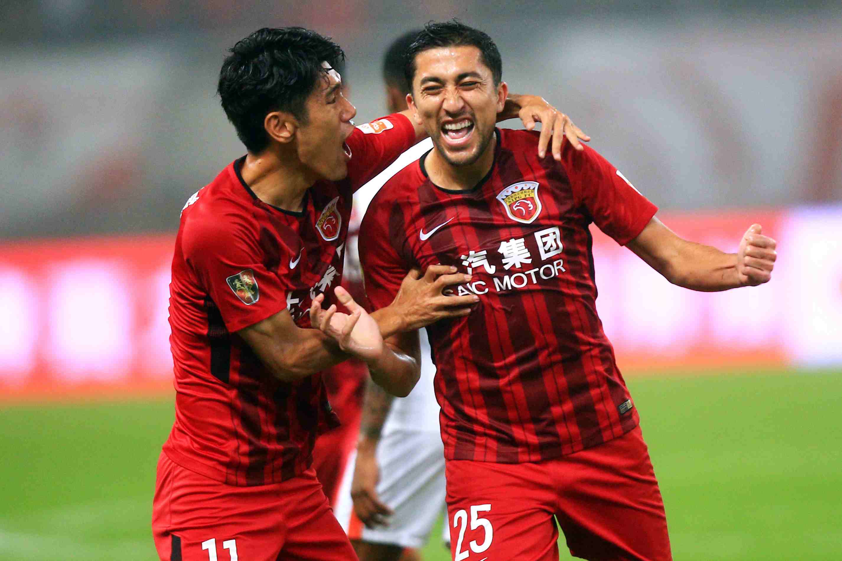 4-0横扫！意甲榜首易主，国米挤掉米兰，法布雷加斯惨败