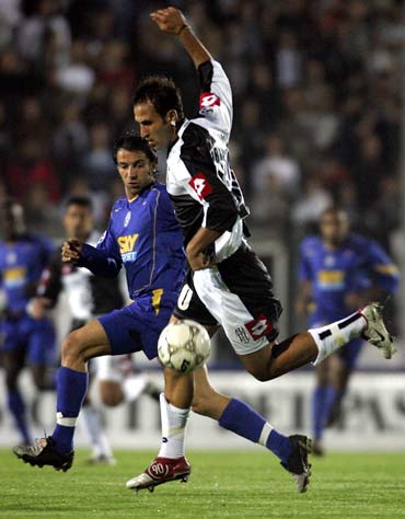 欧冠战报：阿纳别科夫门神难救主，凯拉特0-1奥林匹亚科斯（欧冠快讯：阿纳别科夫神扑难挽败局，凯拉特0-1负奥林匹亚科斯）