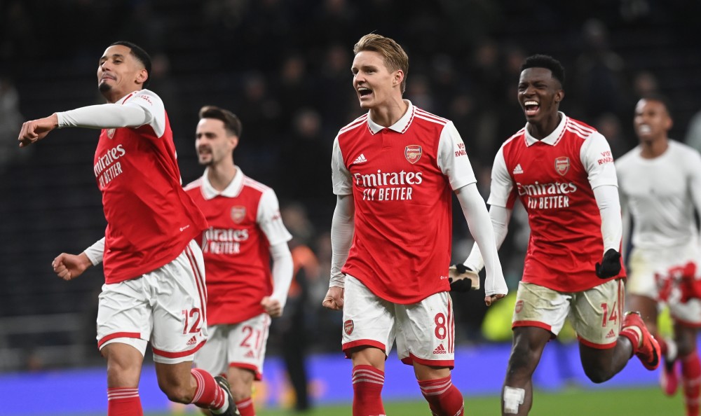 中超欠薪问题严峻，俱乐部准入难，财务困境持续，亟需解决。