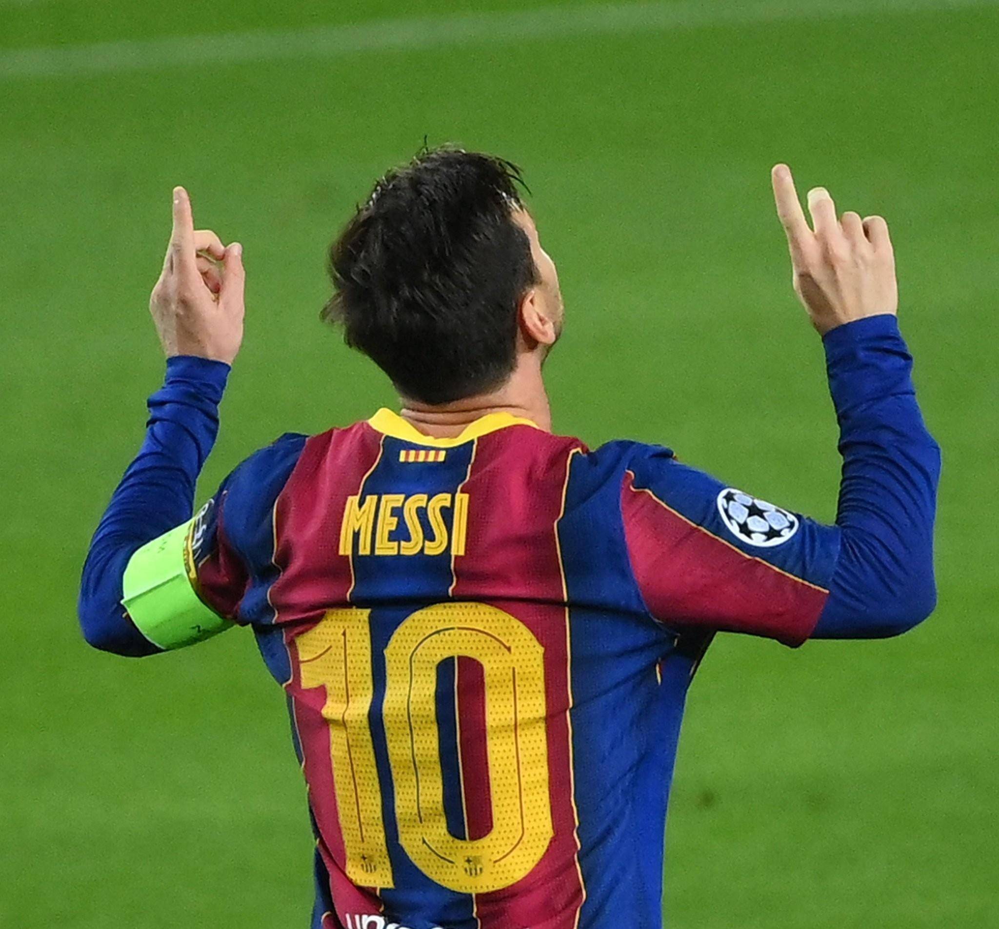 记者：拜仁拥有伊兰昆达的回购条款，回购价450-500万欧元