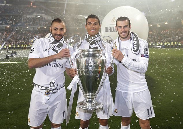 巴媒：漏吹点球+漏判两次严重犯规，巴甲俩裁判被停哨40天（巴媒：因漏判点球及两次严重犯规，巴甲两裁判被禁哨40天）