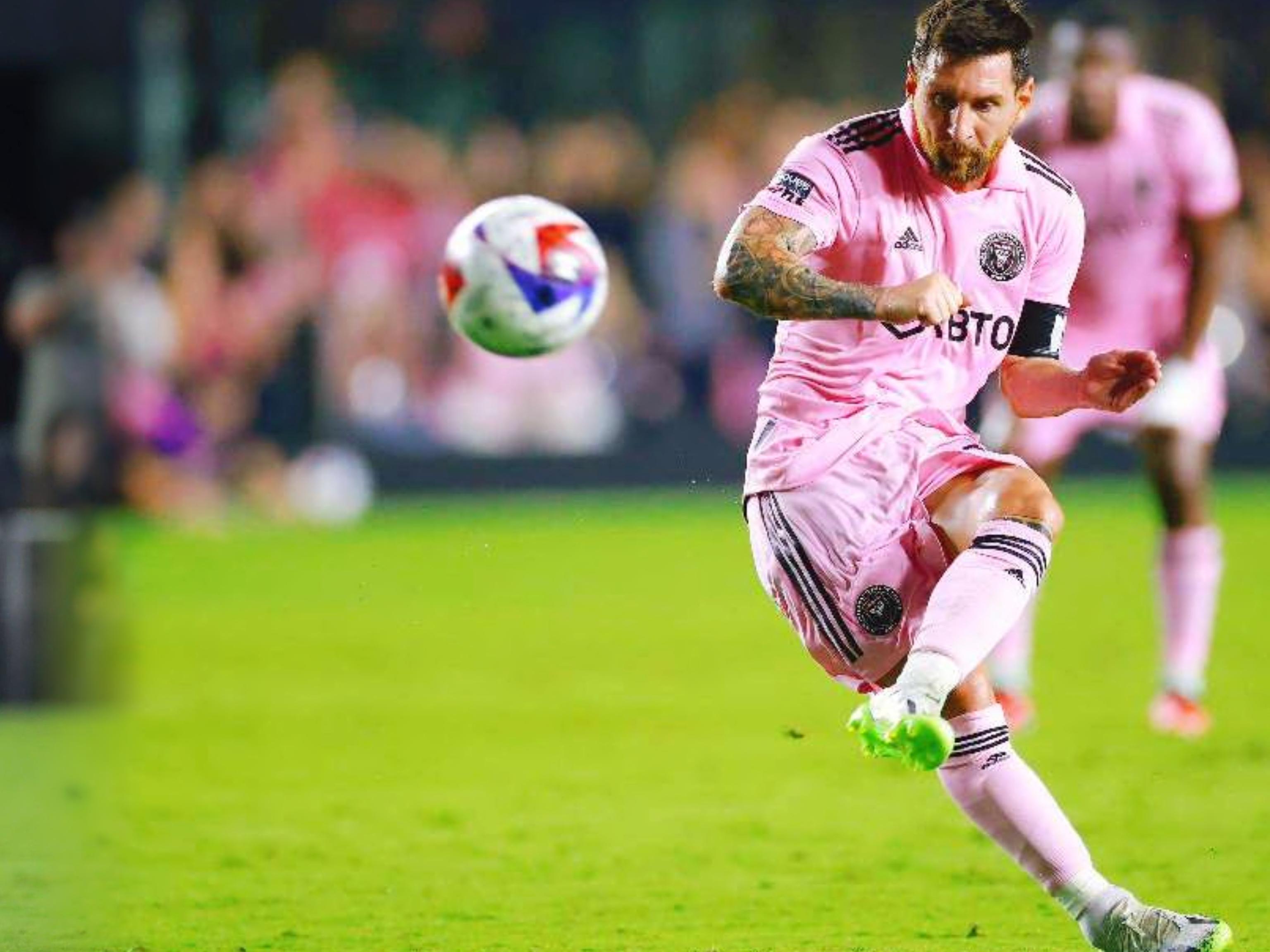 懂球帝12周年120大瞬间小组赛结果：梅西6次上榜，C罗4次武磊3次