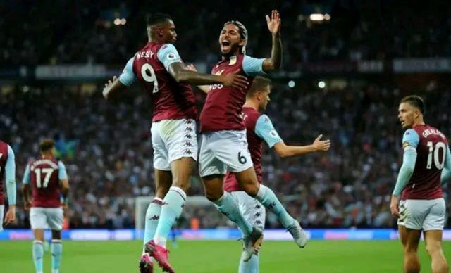 岁月如梭！还记得当年切尔西与曼联比赛，著名的球迷...（光阴荏苒：你还记得那场切尔西对曼联的经典之战和那位传奇球迷吗）