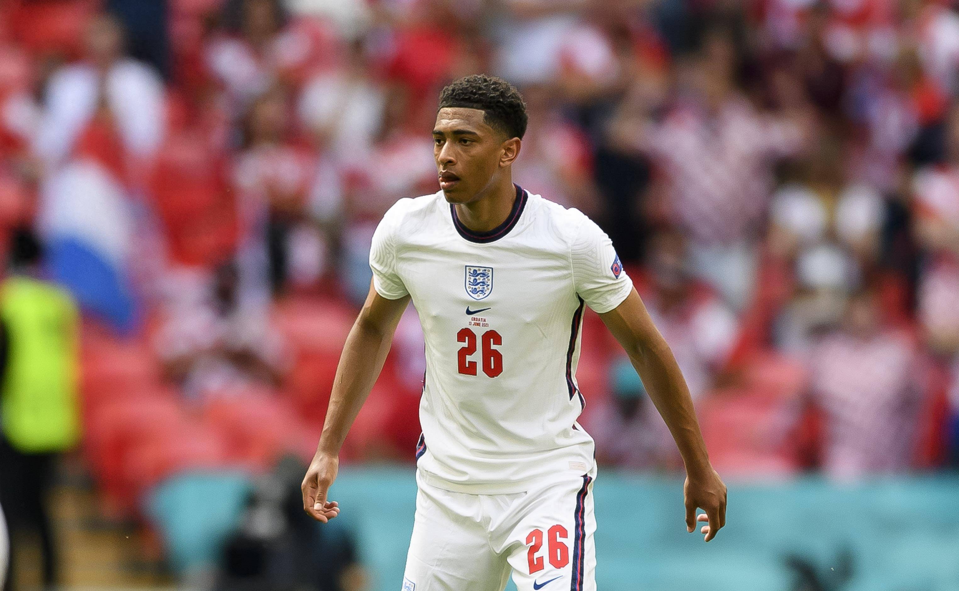 芬奇：主力球员上半场必须努力防守，他们打得太随意了